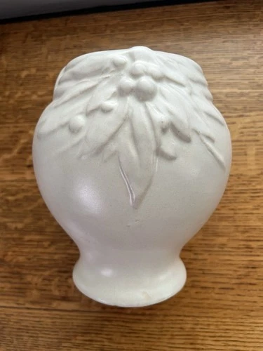 McCoy Pottery Leaves And Berries 7” Bulbous Vase