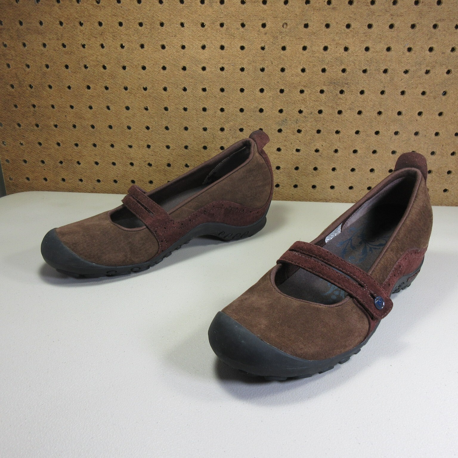 Merrell donna ciliegia e quercia plaza bandeau zeppa camoscio mary janes 8 M us intime ottimeioni