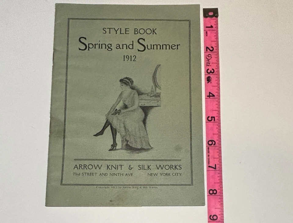 Antiguo libro estilo 1912 ropa flecha tejidos Foto 2 de 4