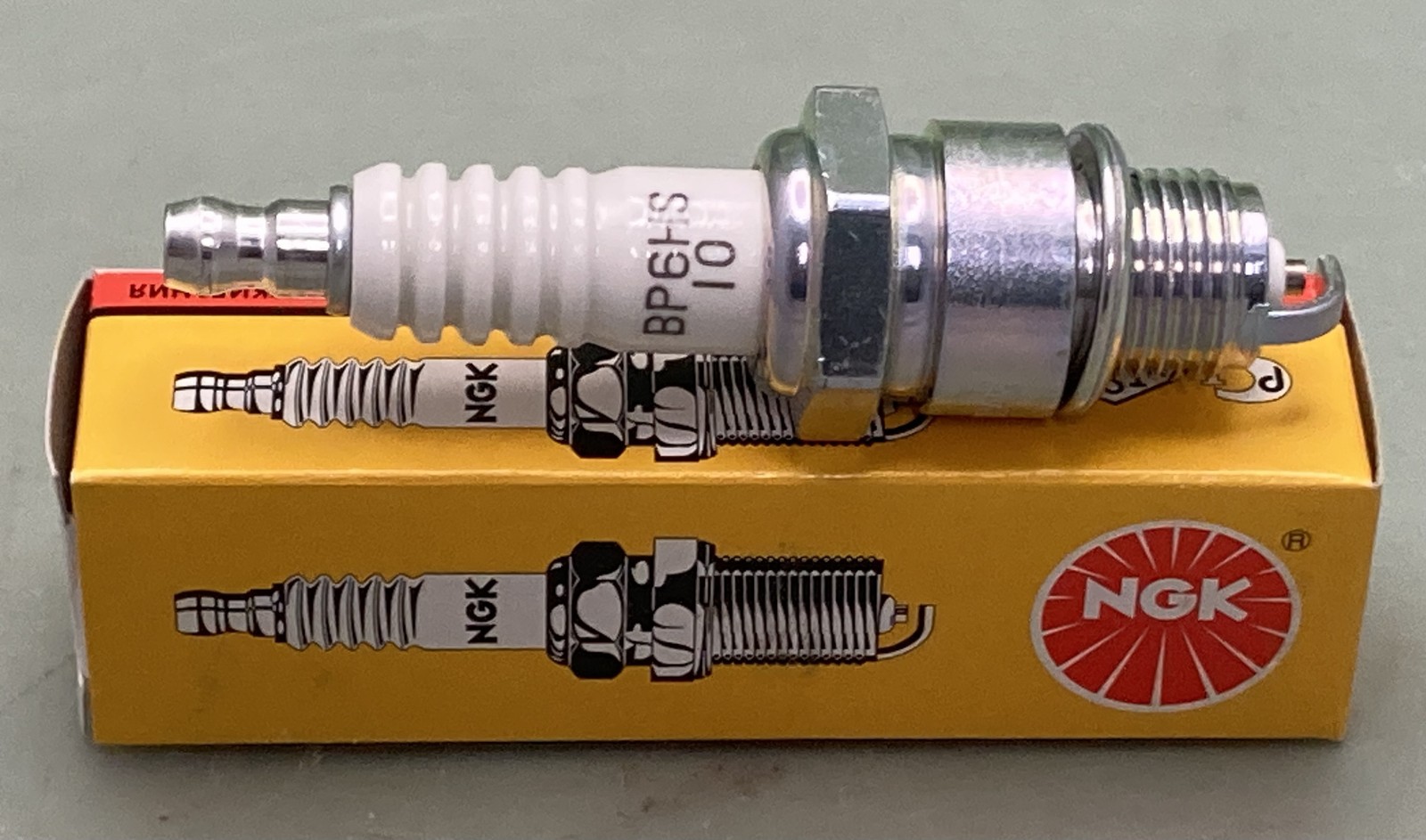 New Genuine NGK 6326 Spark Plug BP6HS-10