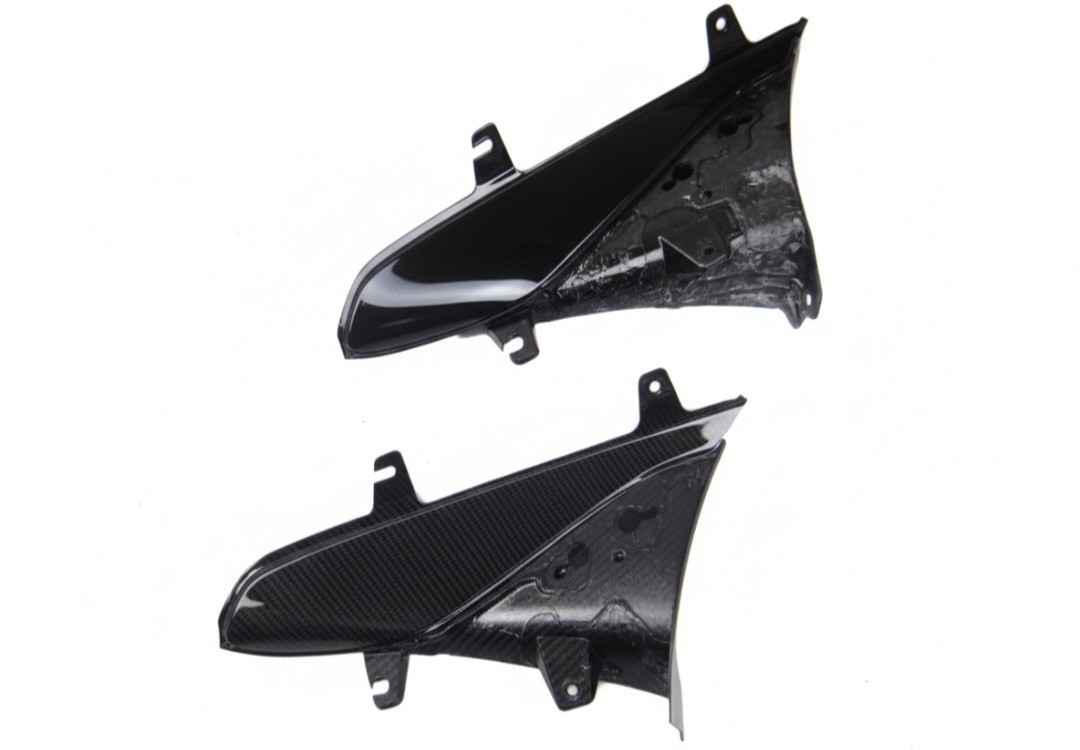 Ferrari PORTOFINO CARBON FIBER FENDER TRIM KIT 70004375 NEW OEM