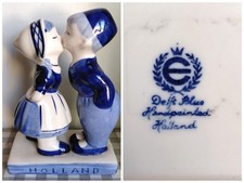 Vintage: figurine 13,5 cm Enfants Le Baiser Delft Blue Holland Hand painted C33