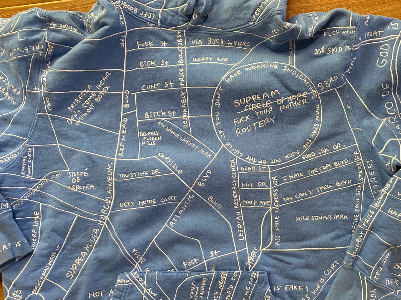 Felpa con cappuccio Supreme Gonz ricamata mappa blu colombia SS19 taglia large uomo