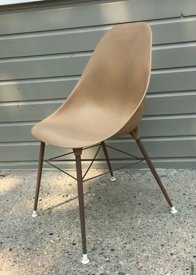 **Vintage MCM ATOMIC MOLDED BUCKET CHAIR SEAT MOCHA TAN STEEL LEGS WHITE TIPS - Image 3 of 4