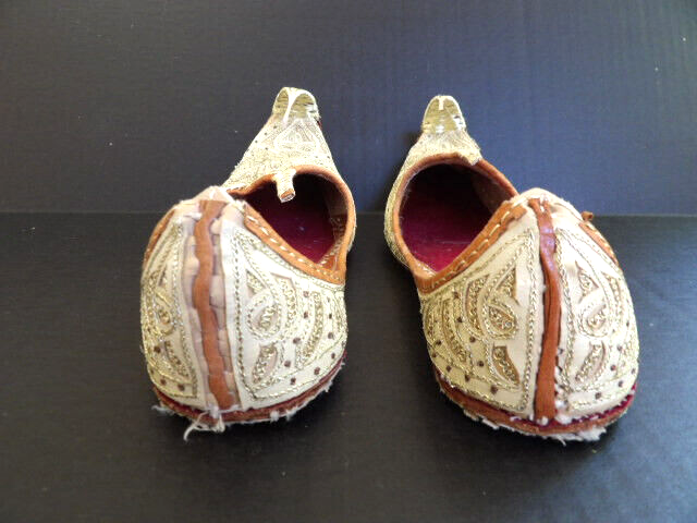 PANTOFOLA D’ORO Scarpa Khussa vintage filo oro ricamato pelle indiano Pakistan punta arricciata
