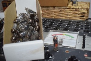 Qty 1 - 35W4 VINTAGE TUBE - FROM AA5 RADIO SET - BRANDS INCLUDE RCA GE TUNGSOL..