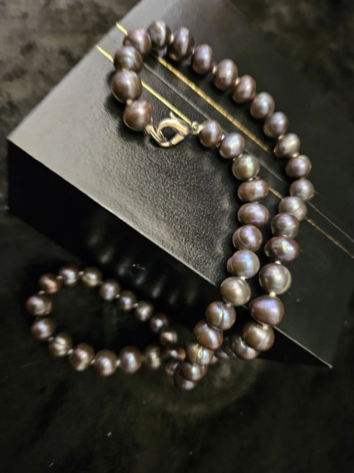 Attractive OYSTER Vintage Silver Plate SILK KNOTTED CULTURED Pearl Necklace 16" - image 2 of 4