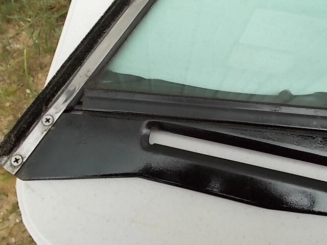 1953-1958 STUDEBAKER PACKARD K HARDTOP RT SOLEX DOOR GLASS, FRAME ROLLERS SEALS - Image 3 of 4