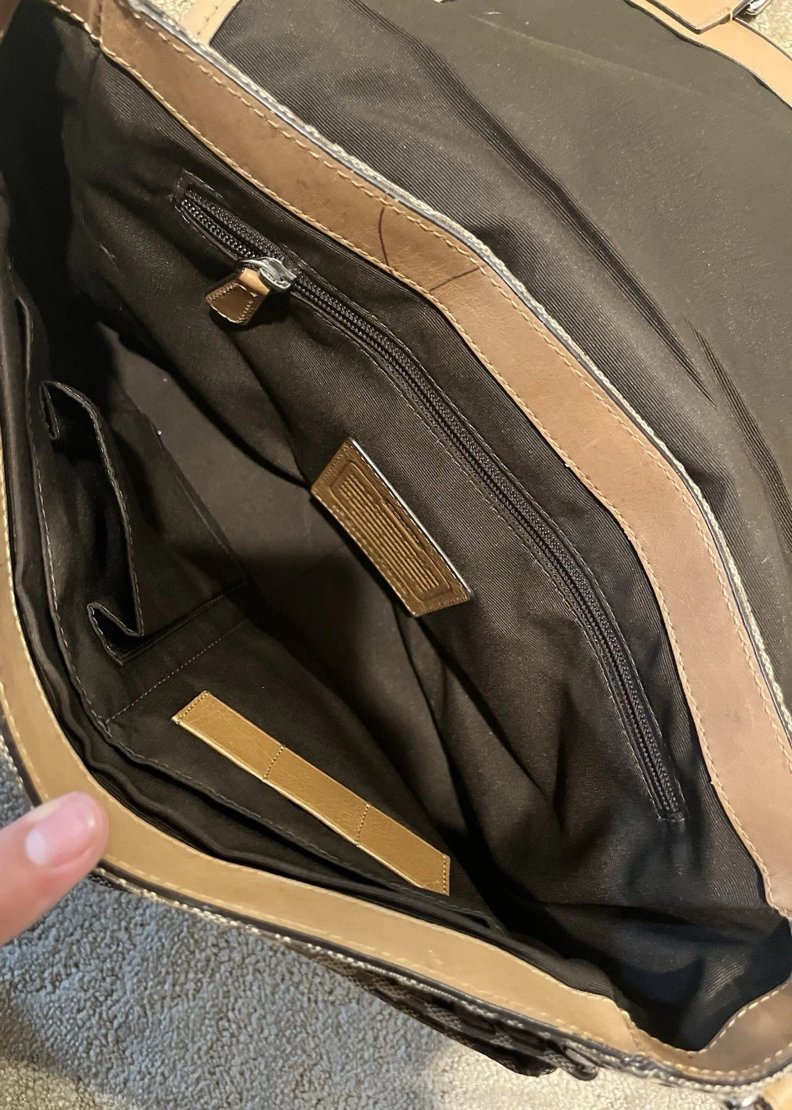 Borsa a tracolla Coach Signature Canvas Messenger con tracolla regolabile