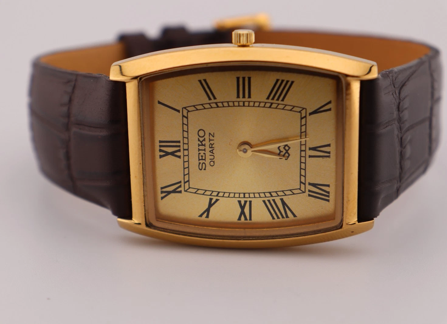 Vintage Seiko Slim Quartz  Men's Wrist Watch - Comes With New Battery, New Strap image 9