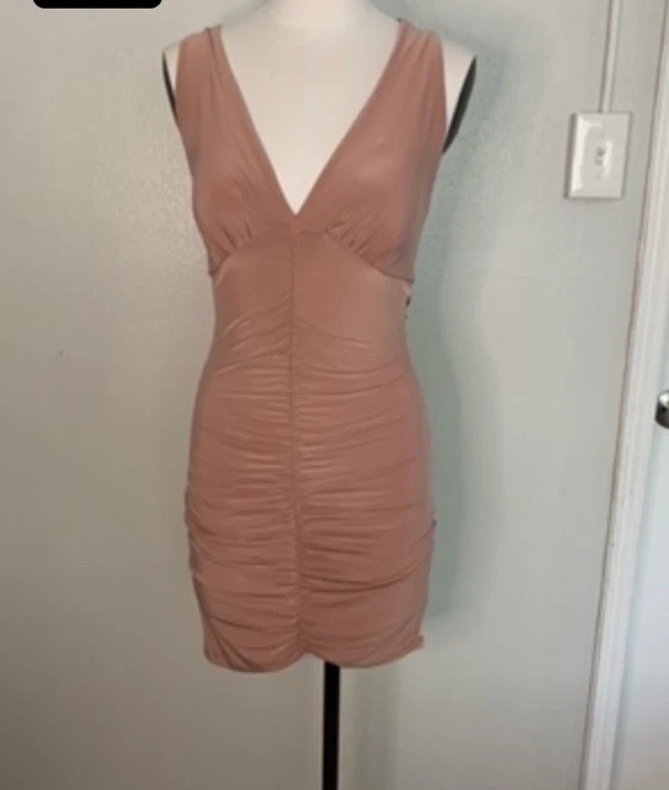 Women’s/Juniors Pink Evening out Dress NWT  - Image 2 of 4