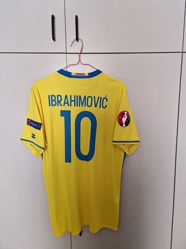 EURO 2016 SWEDEN HOME SHIRT #10 IBRAHIMOVIC - Picture 2 of 5