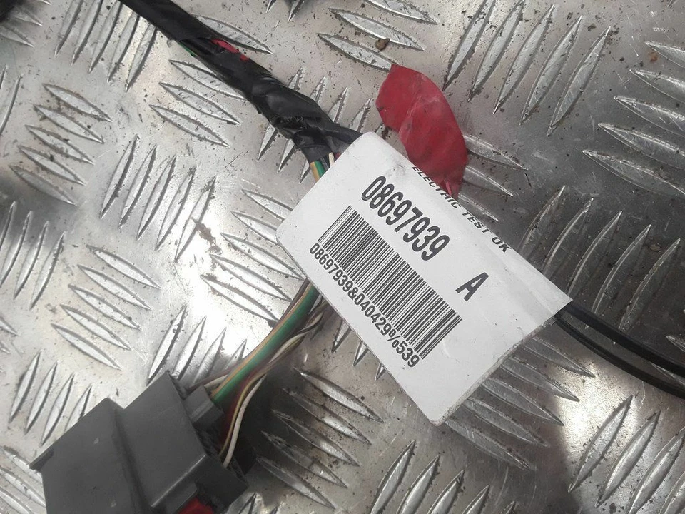 Volvo S40 2005 Diesel Wiring Harness Wiring Kit Instrument Cluster Cockpit VEI30661 - Image 4 of 4