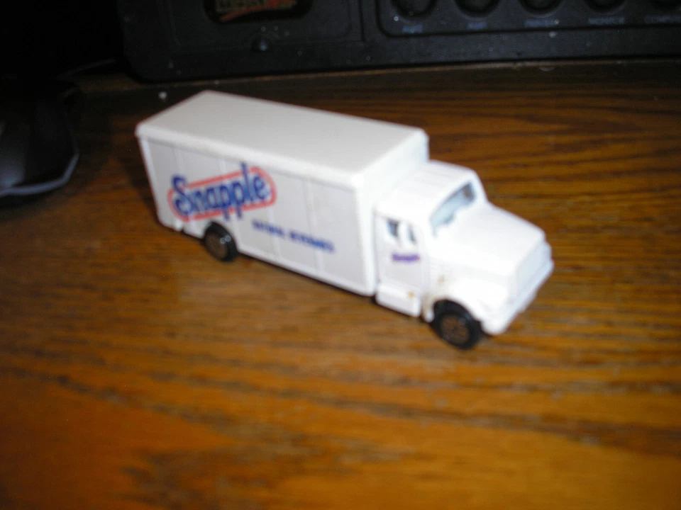 Plataforma de camión de reparto de bebidas naturales Snapple Road Champs de colección 1/64 ENVÍO GRATUITO Foto 4 de 4