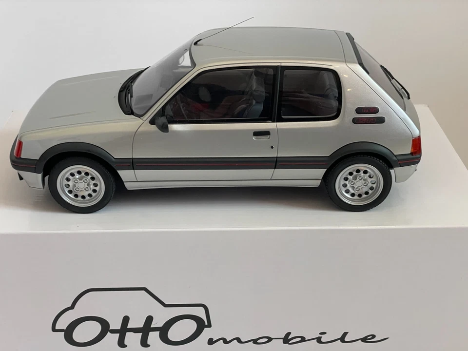 Otto Peugeot 205 GTi 1.6 Futura Gris Plata 1984 Modelo a Gran Escala 1:12 Foto 4 de 4