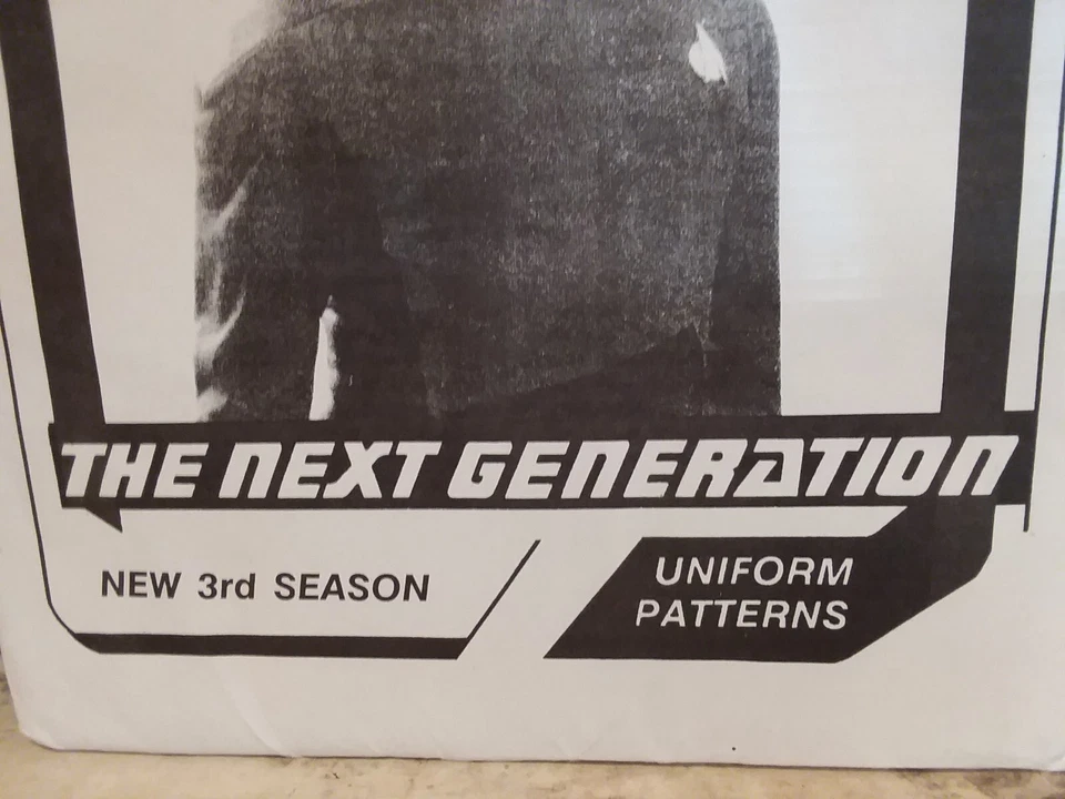 UNCUT Star Trek Next Generation TNG 3rd Season Sewing Pattern Men Uniform Jacket - Image 4 of 4