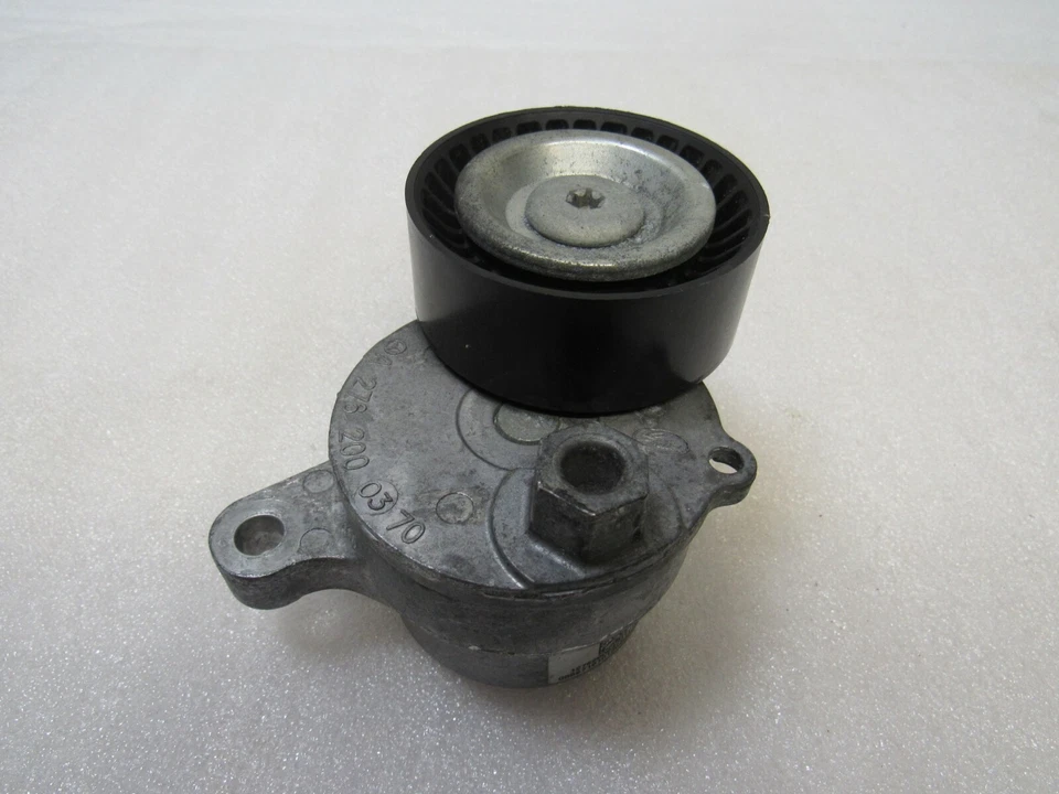 OEM 2017-2020 MERCEDES W205 C43 AMG 3.0L V6 ENGINE BELT TENSIONER 16232 D63 - Image 2 of 4