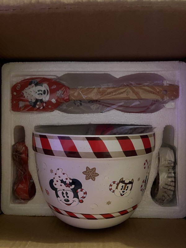 2021 Disney Parks Mickey and Friends Christmas Holiday Baking Set Mixing Bowl
