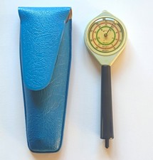 DDR analoges Messger&auml;t mit Rundskala im blauen Etui/Tasche (Technik)