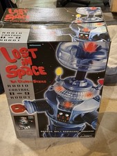 1998 TRENDMASTERS 24 INCH LOST-IN SPACE B-9 ROBOT WORKS W/ REMOTE CONTROL
