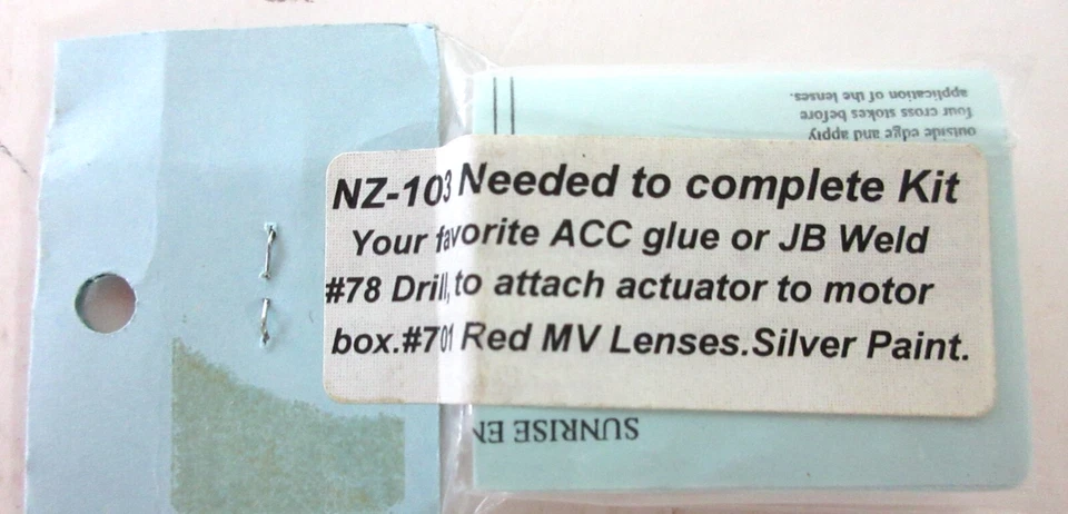 N SCALE SUNRISE ENTERPRISES NZ - 103 WIG-WAG ON POLE, w/ GARDRAILS 1EA - Image 2 of 2