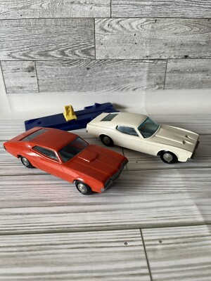 Vintage Fun Mate Go Cars 70 s Torino GT 1:43 Scale & Vintage White Car Launcher