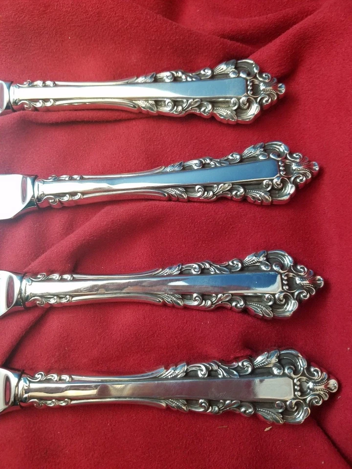 4 facas de bife serrilhadas Medici novas por Gorham Sterling feitas sob medida - Imagem 2 de 4