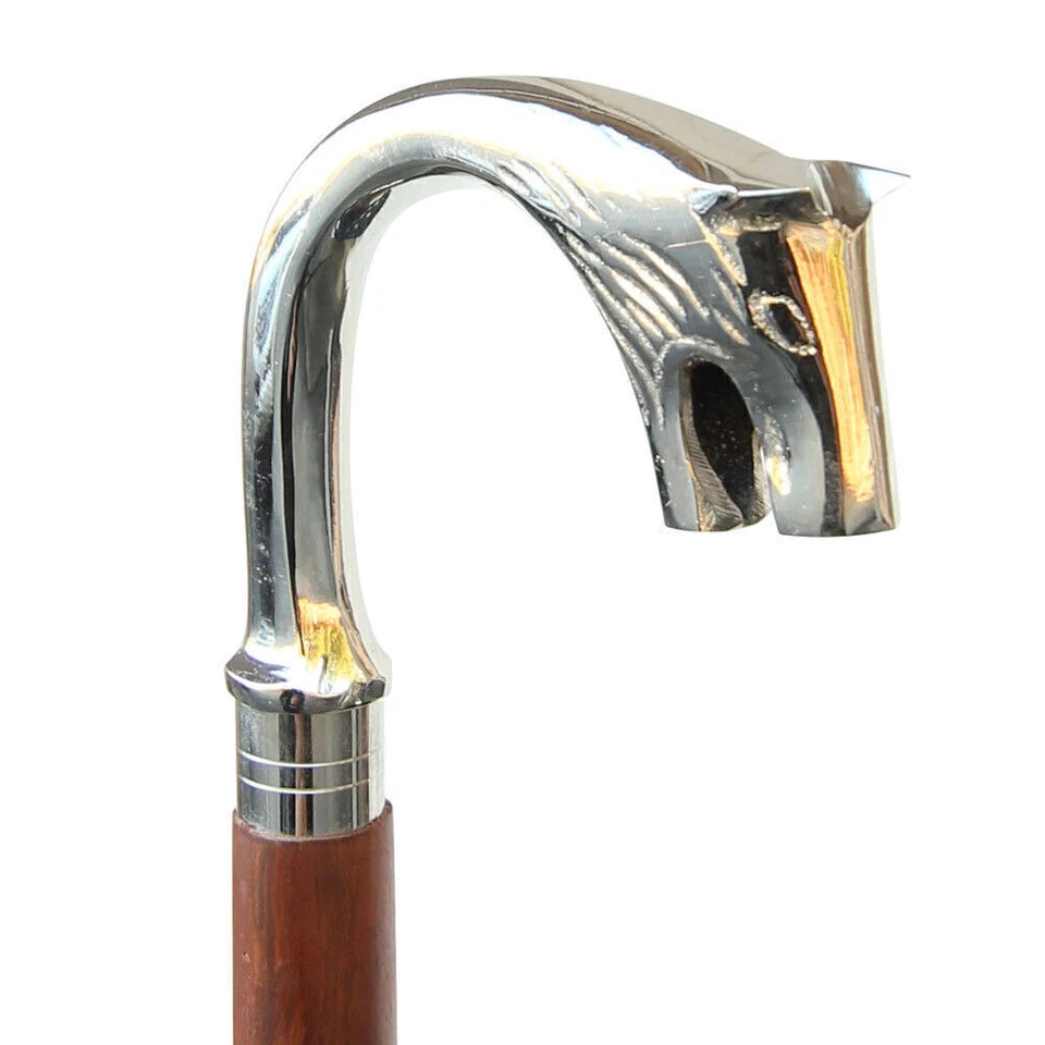 Bastón para caminar Way of the Alpha | Equipo de movilidad con mango de zinc de madera tallada a mano Foto 4 de 4