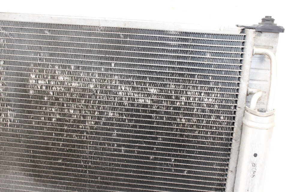 Radiador Nissan 370z M/T 2009-2012 OEM JS27 Foto 2 de 4