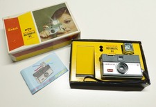 Kodak Hawkeye Instamatic Camera R4   With box of 3 flash cubes.