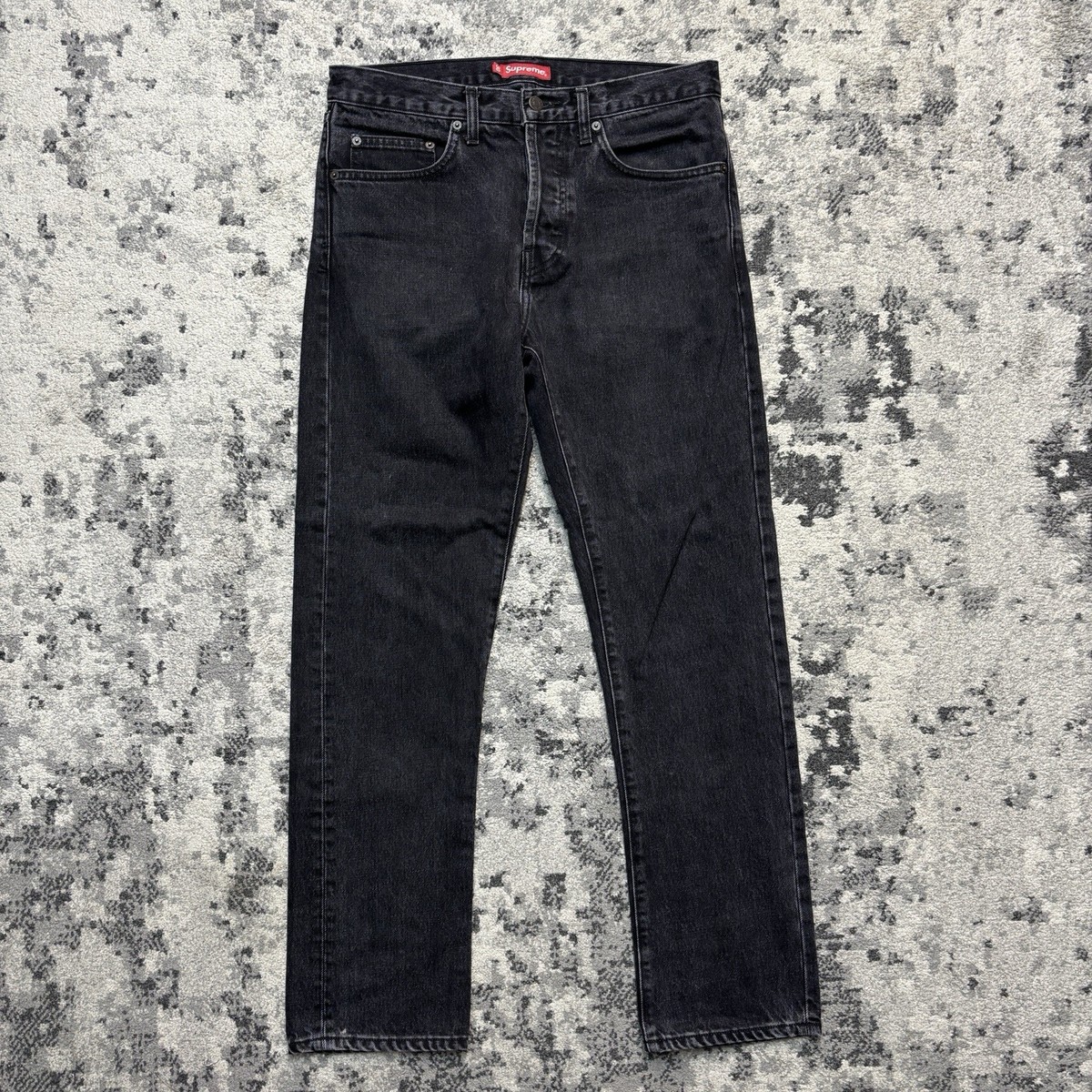 パンツ 30 supreme Stone Washed Slim Jean Supreme Stone Washed Slim Jean (SS22) - $178
