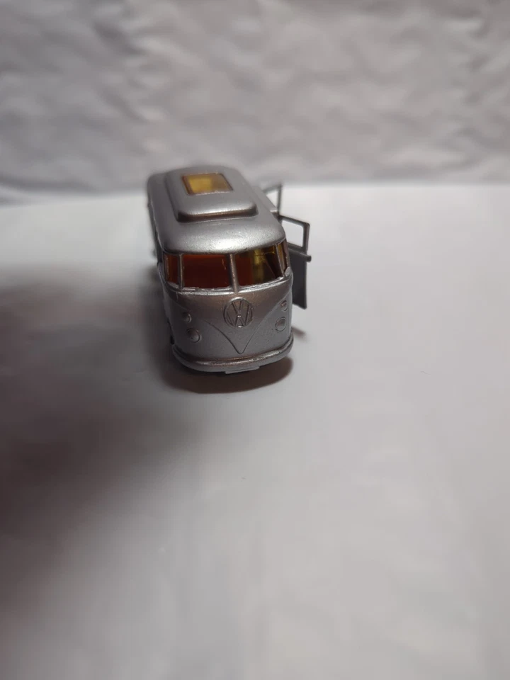 Cámper Volkswagen Matchbox #34 techo bajo Foto 3 de 4