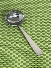 International NOUVEAU Stainless Gravy Ladle Korea Art Deco Flatware - 7"