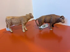 Lot of 2 Cows (Bull & Cow) Shantou Mofun Toy Factory w/Tags 5" Animal Figures