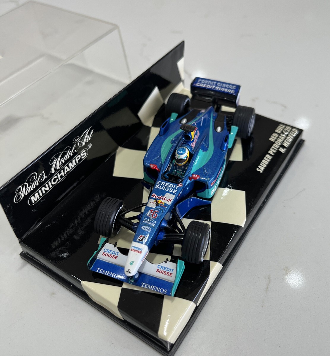 Minichamps 1:43 Red Bull Sauber Petronas C20 Heidfeld 2001