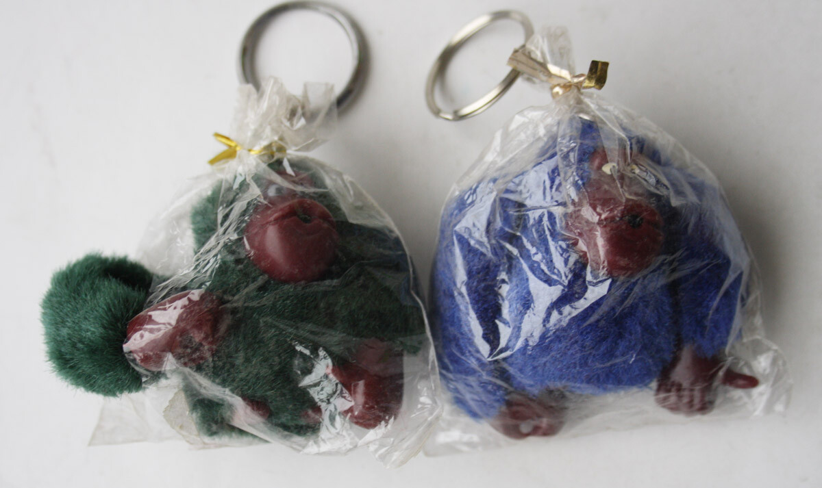 2X VINTAGE 80'S GORILLA CHIMP PLUSH KEY CHAIN RING KEYCHAIN CHINA