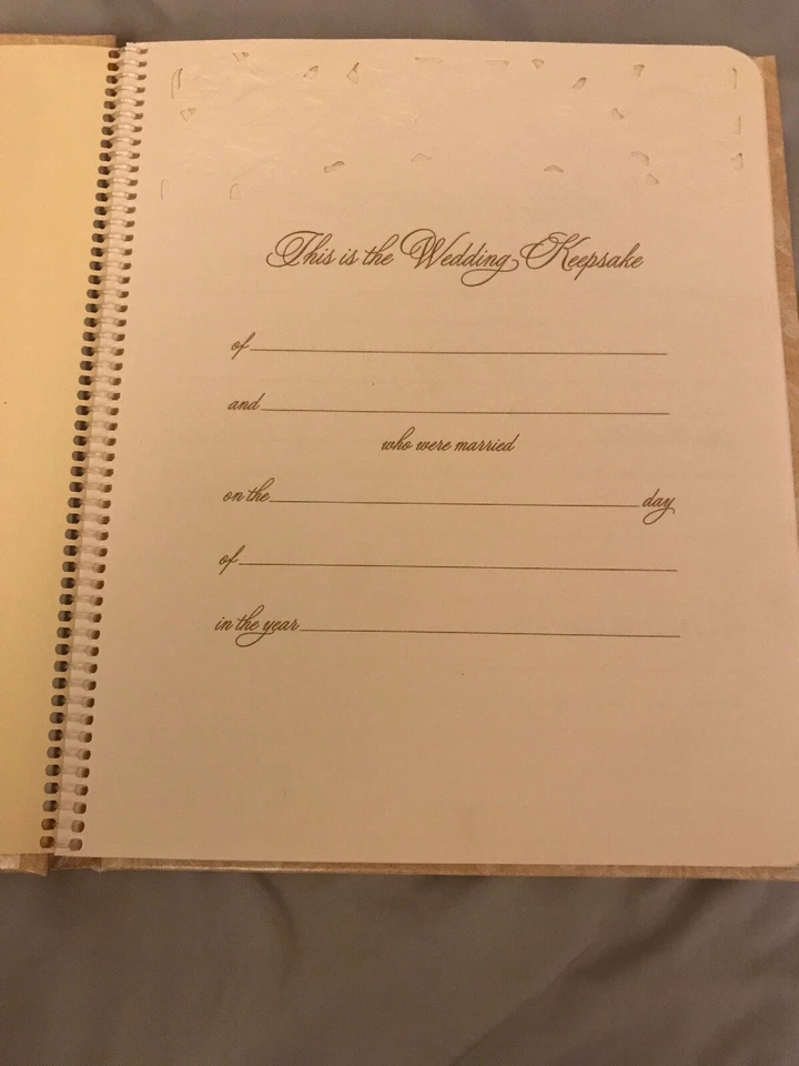 Clássico Hallmark convidado de casamento Bk pêssego n rosas em relevo com páginas de álbum de fotos - Imagem 2 de 4