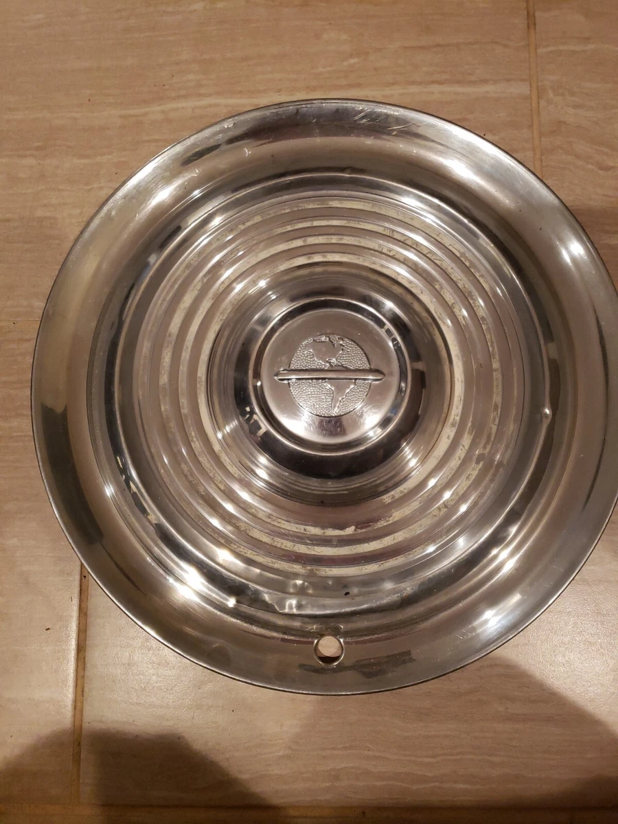 Vintage 1950 s or 1960 s Oldsmobile Globe Logo Hubcap 15