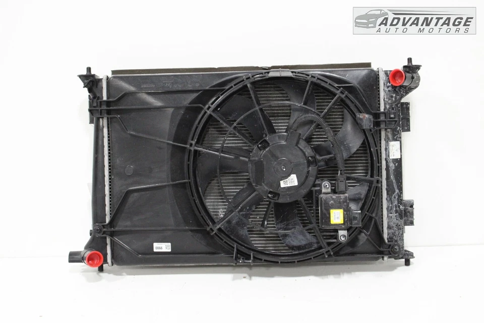 2017-2022 KIA SPORTAGE AWD 2.4L ENGINE MOTOR COOLANT COOLING RADIATOR & FAN OEM - Image 2 of 4