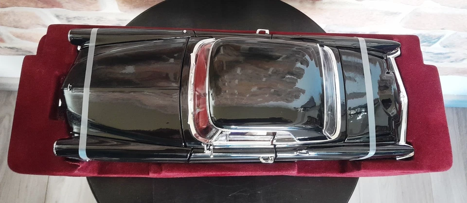 Lincoln Continental Mark II 1956 – Road Signature - Scala 1:18 - Immagine 4 di 4