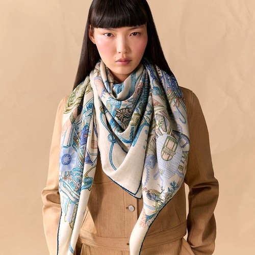 Hermes Shawl Scarf Stole Le Monde d'Hermes Natural Cashmere Silk Auth New 140 - Picture 3 of 11