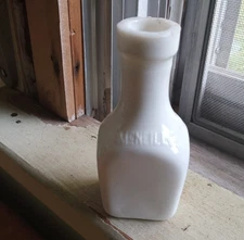 MILKGLASS LIBBY McNEILL & LIBBY CHICAGO HAND BLOWN SAMPLE BEEF TONIC BOTTLE 1898
