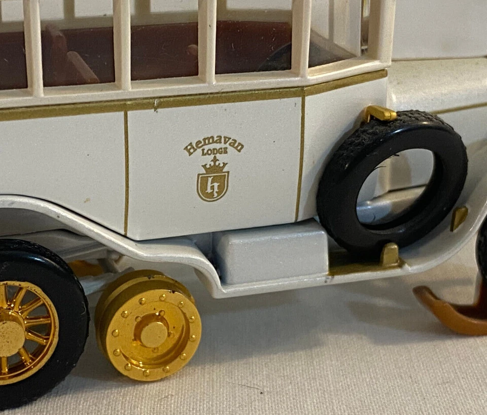 Matchbox Yesteryear YSC01 Scania Vabis Half Track Post Bus Christmas Tree 1988 - Image 4 of 4