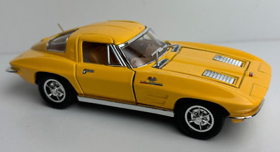 SS 5735 gelb 1963 Chevrolet Corvette Stingray - Maßstab 1:32 Pull Back Motor Car
