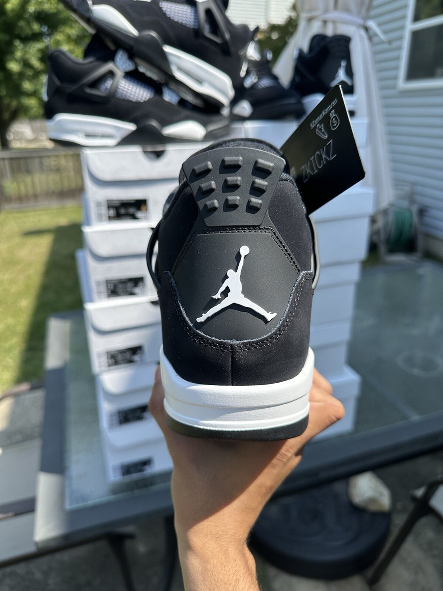 Size 10 Men's - Air Jordan 4 Retro White Thunder Brand New Size 10 Men's - Air Jordan 4 Retro White Thunder Brand New