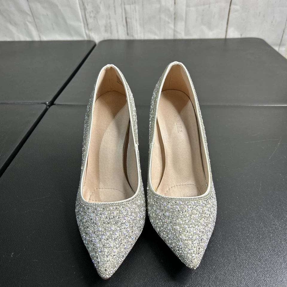 GALINA SIGNATURE pearl and crystal pointed-toe pumps Size 6 - Image 3 of 4