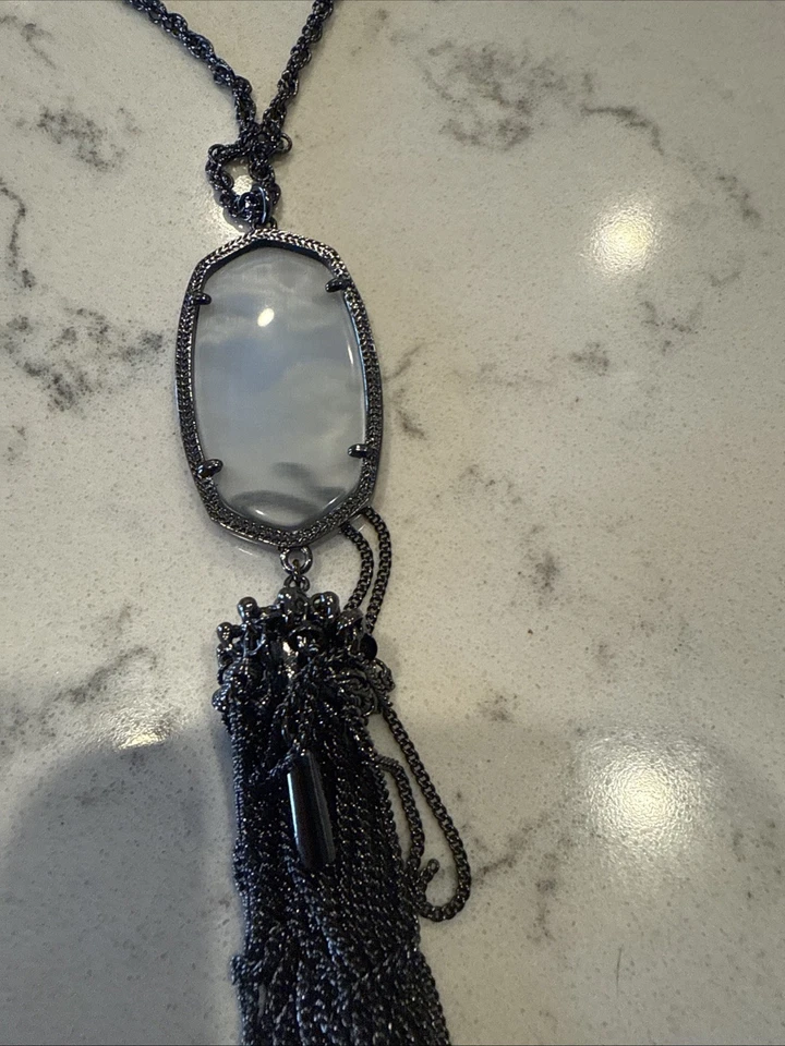 Collar Kendra Scott Rayne Blanco Concha Madreperla Borla Colgante Tono Dorado Foto 2 de 3