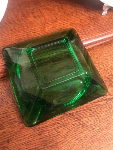 Vintage Ca 1960's Heavy Green Glass Ashtray 5-7/8" Square In Great Condition - Picture 4 of 6