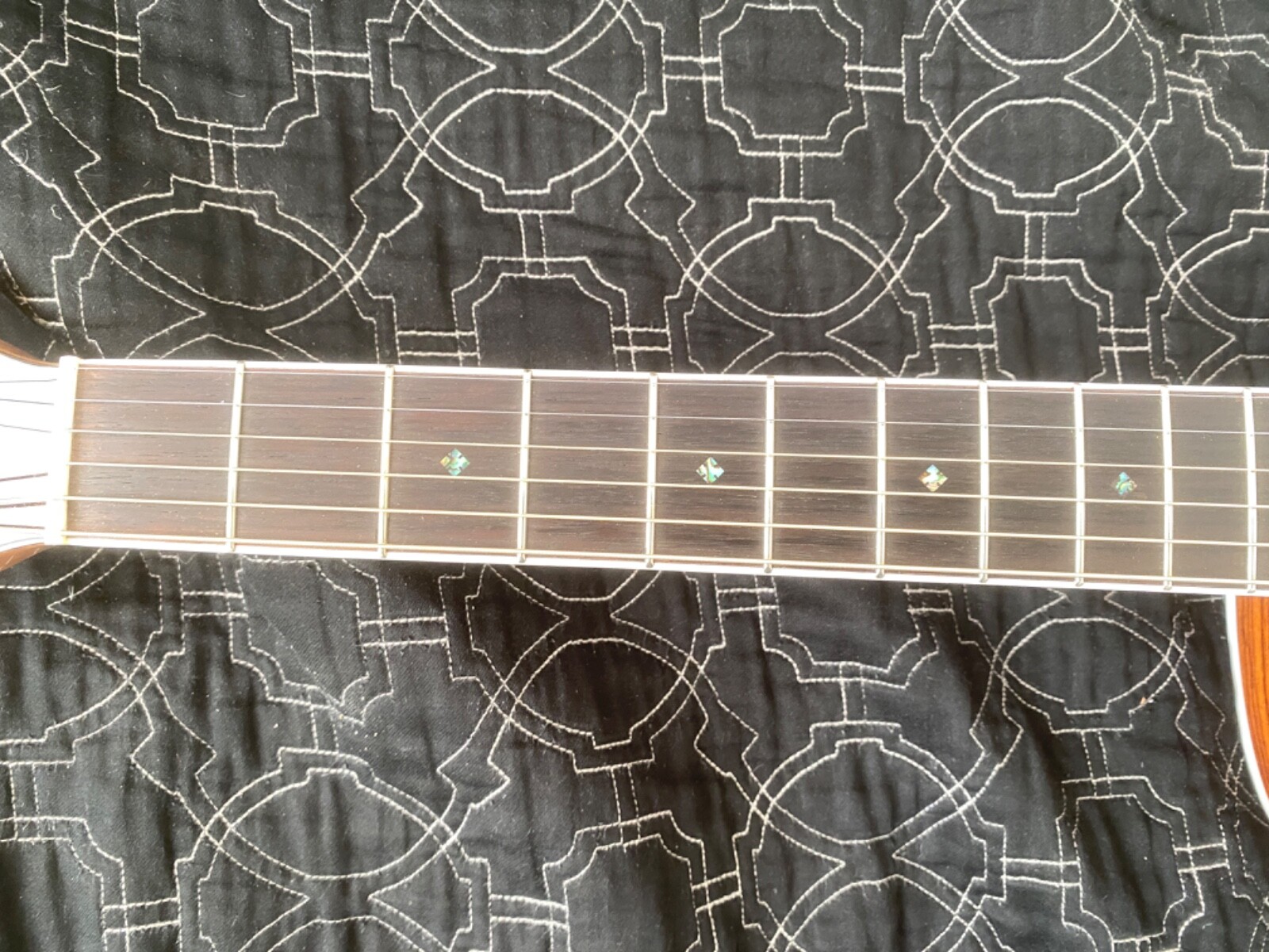 Zager ZAD80CE Full Size Solid Cedar/Rosewood Guitar w/Fishman