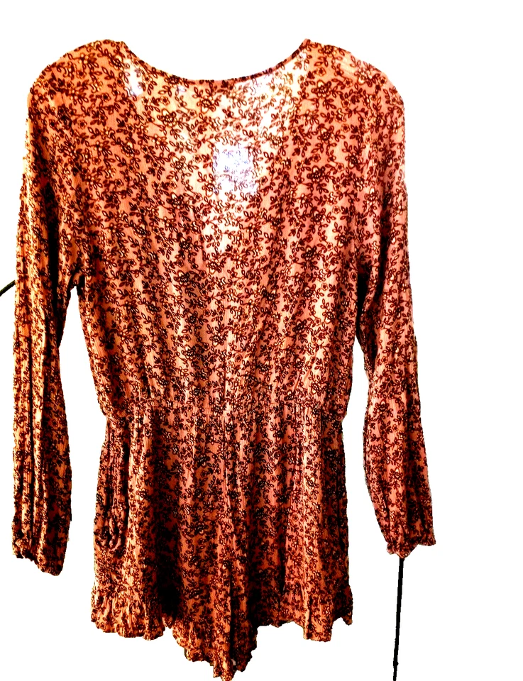 ¡Oferta! Mameluco En Creme Talla Pequeña Manga Larga Puño Elástico Volantes Pierna Borde Cuello en V Foto 2 de 3